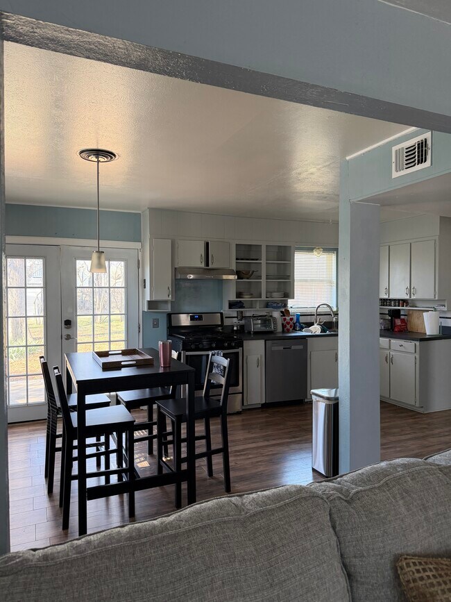 Cocina Comedor - 6252 Westcreek Dr