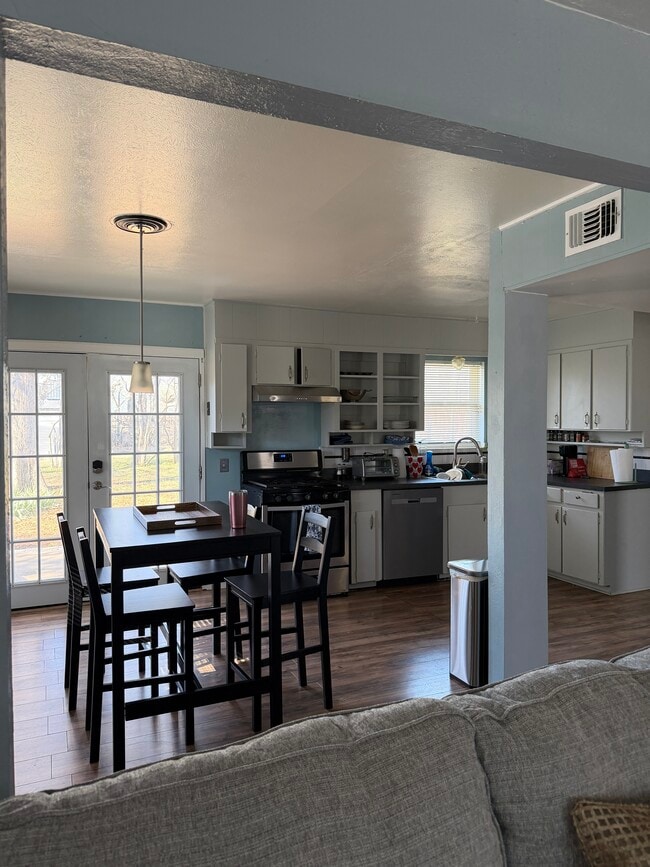 Kitchen Dining - 6252 Westcreek Dr