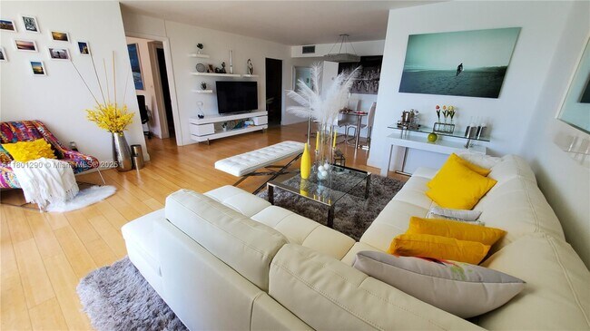 Foto del edificio - 2750 NE 183rd St