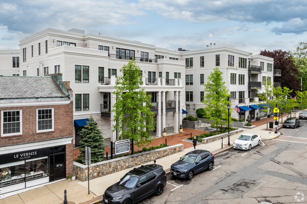 Belclare Wellesley Apartments in Wellesley, MA