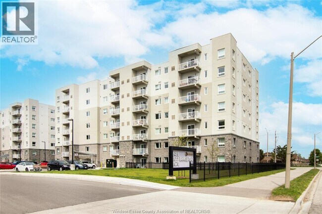 Building Photo - 1675 Banwell Rd