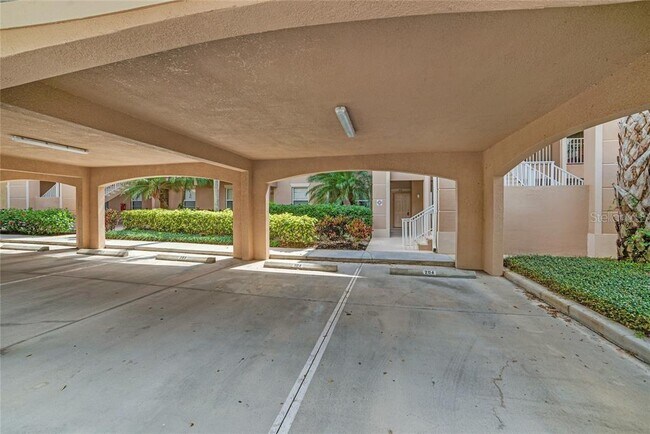 Building Photo - 803 Fairwaycove Ln