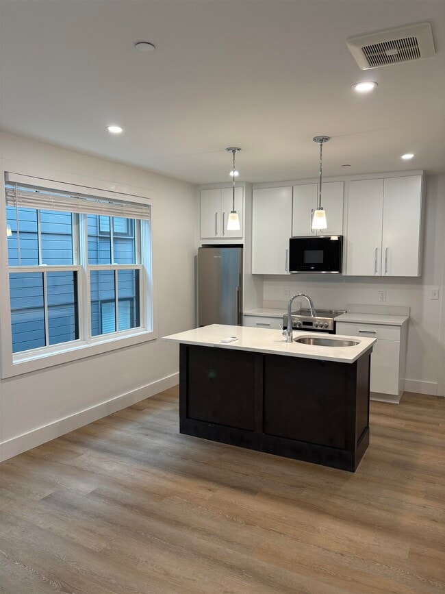 Foto del edificio - 238 Deer St