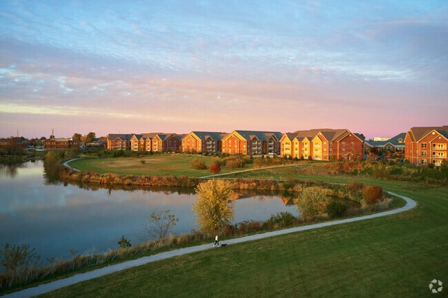 Aria's stunning lake views & trails - Aria Discovery LLC