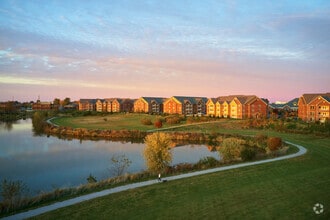 Aria's stunning lake views & trails - Aria Discovery LLC