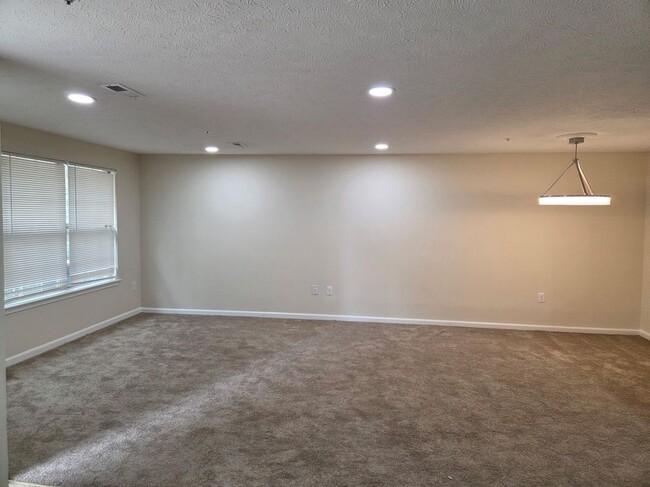 Building Photo - 4604 Deepwood Ct