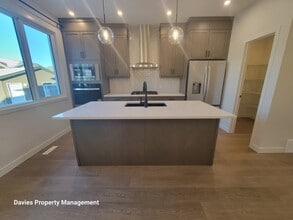 Building Photo - 2222 Muckleplum Cres SW