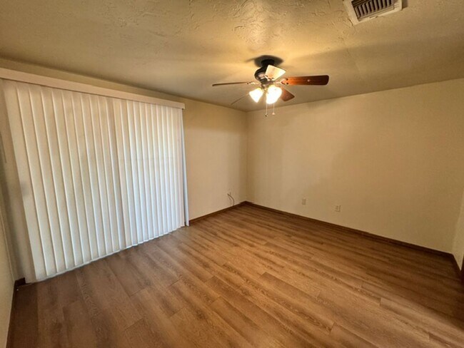 Foto del edificio - 2 bed 2 bath in Moore schools!