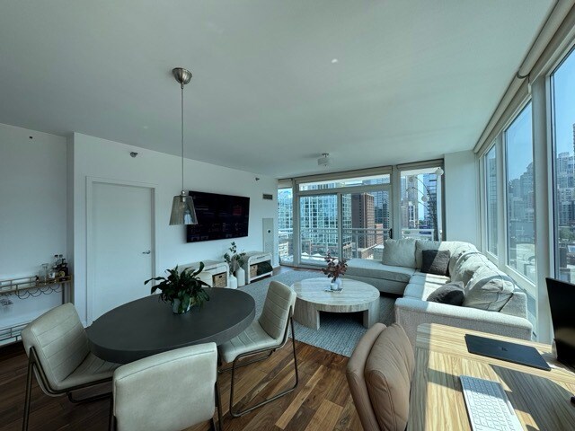 Foto del edificio - 757 N Orleans St