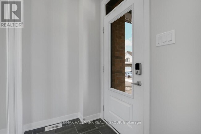 Building Photo - 163 Conservancy Dr