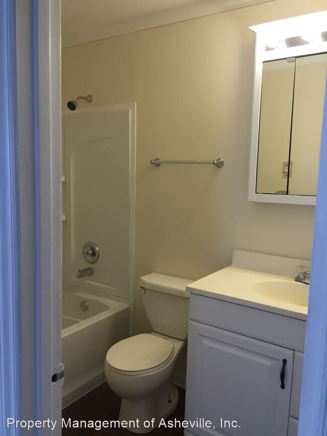 Foto del edificio - 3 br, 1.5 bath House - 31 Mount Carmel Dr