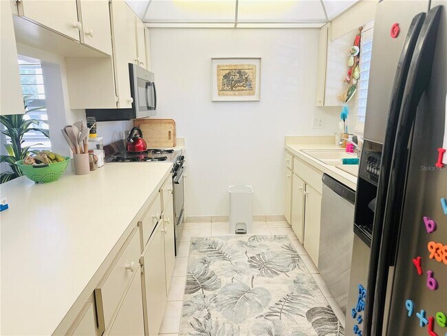 Building Photo - 5051 Village Garden Dr