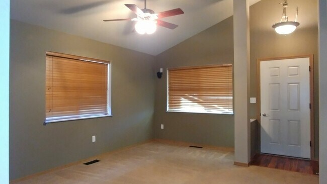 Foto del edificio - Beautiful Canyon Creek Home