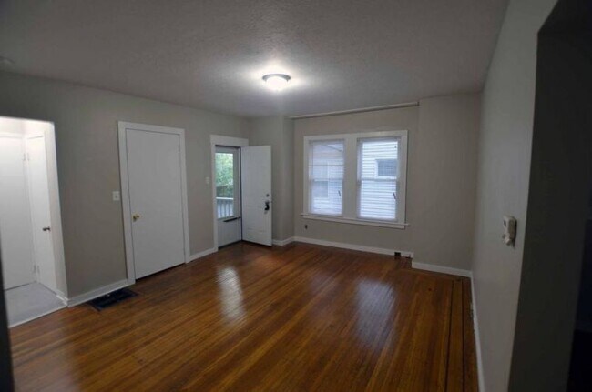 Foto del edificio - 2184 Bellfield Ave