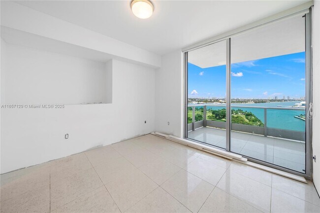 Foto del edificio - 900 Biscayne Blvd