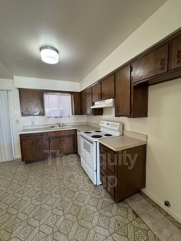 Foto del edificio - 2417 S Sallee St