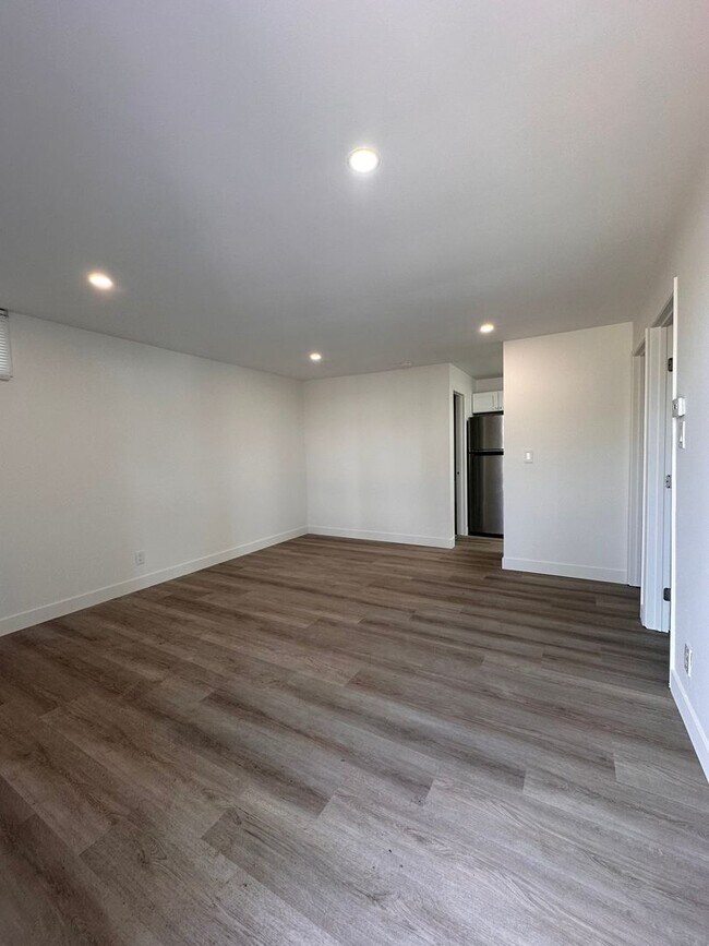 Foto del edificio - Fully Renovated 2 Bedroom Beach House! MUS...