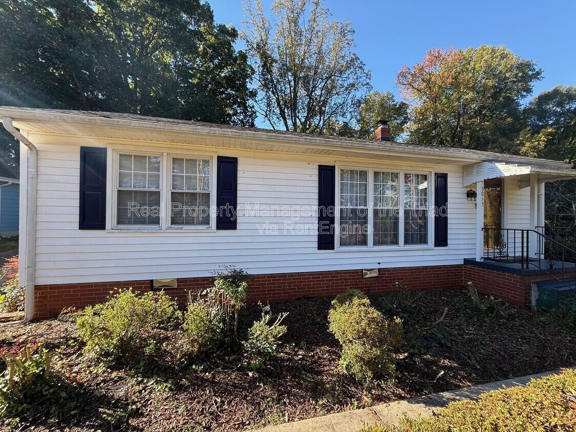 Foto principal - 3013 Masonic Dr