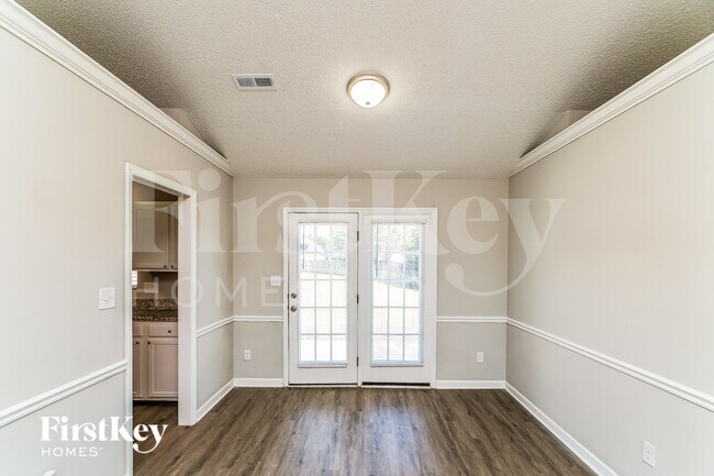 Foto del edificio - 2466 Shadow Valley Rd