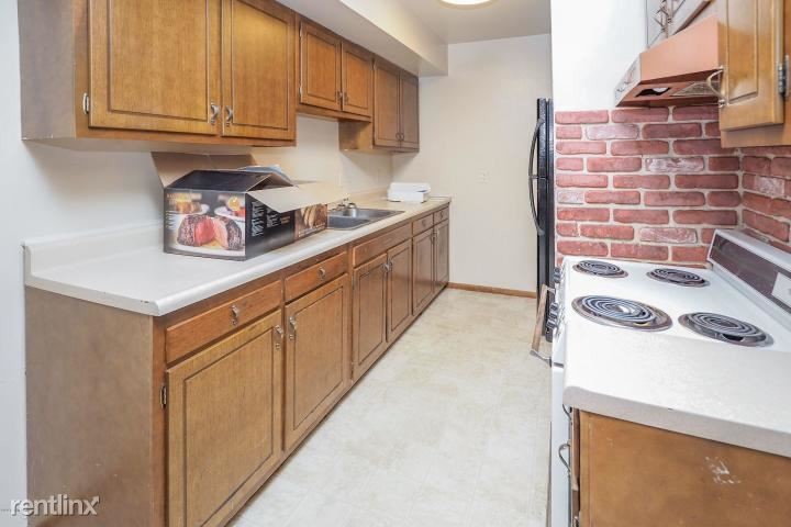 2 br, 1 bath - 600 W Michigan Ave Apt 10 - 2 br, 1 bath  - 600 W Michigan Ave Apt 10