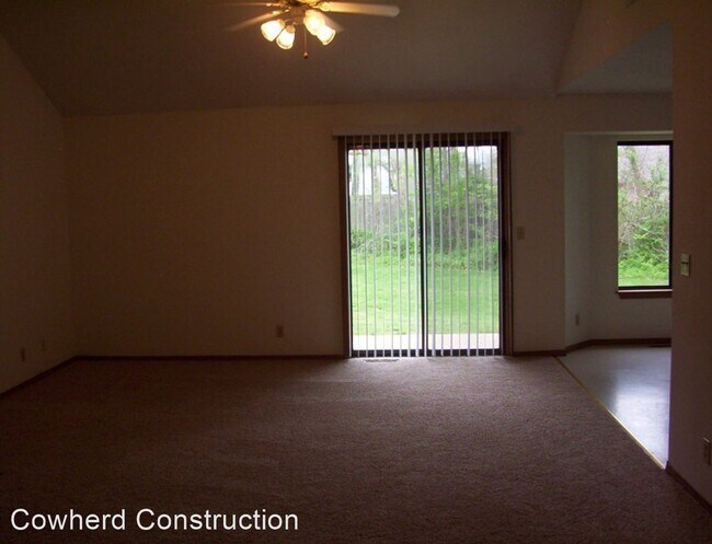 Building Photo - 3 br, 2 bath House - 3094 S Overhill