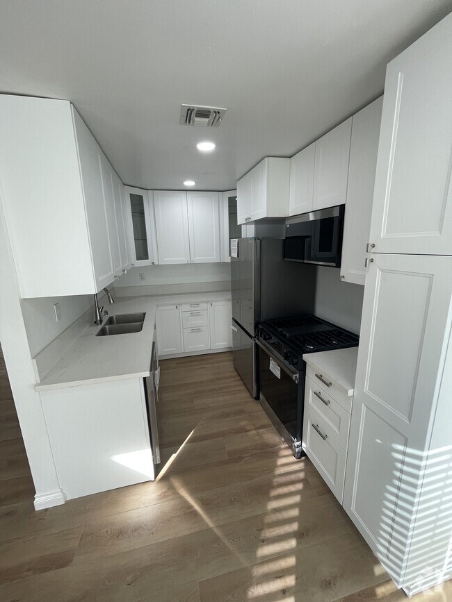 Renovated kitchen - 1469 S Bedford St