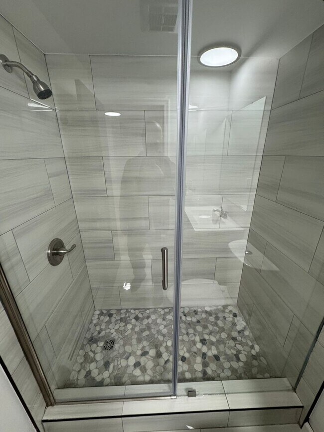 Foto del edificio - All New Luxury Living In Plymouth