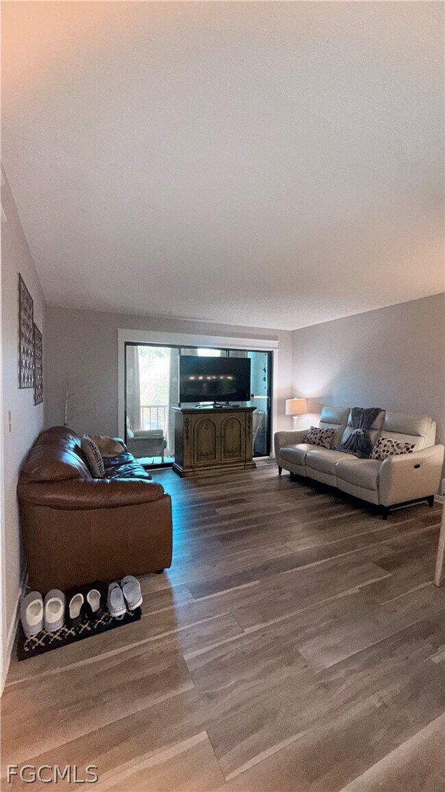 Foto del edificio - 9540 Green Cypress Ln