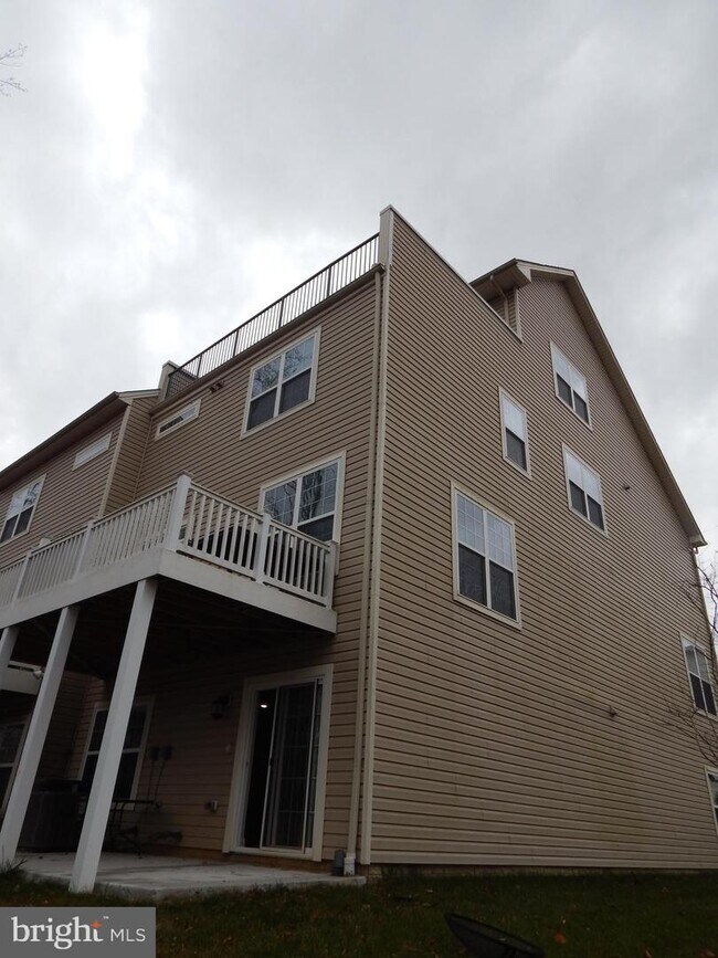 Foto del edificio - 1215 Orchid Rd