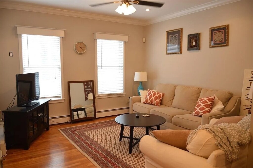 Foto principal - 772 E 7th St