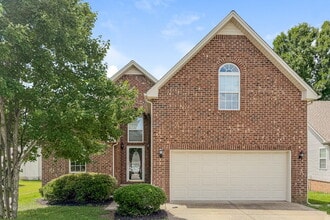 Building Photo - 2816 Windcrest Tr