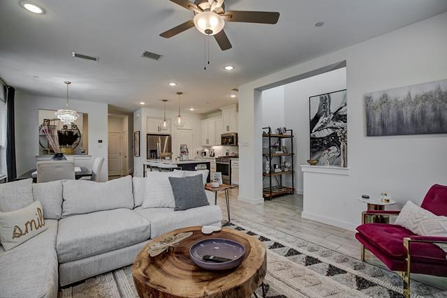 Building Photo - 3928 Cresthill Dr