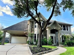 Building Photo - 1802 Hickory Hill Ct