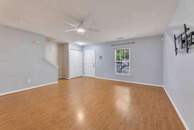 Living Room - 3349 Tarleton W
