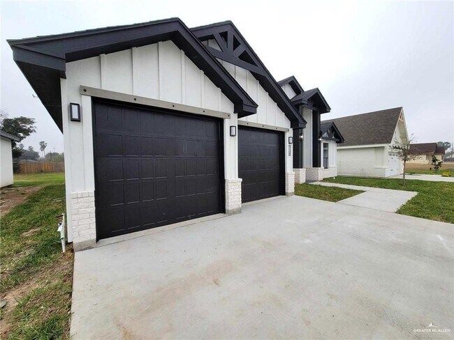 Building Photo - 30 St Vincent Dr
