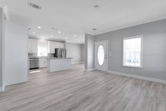 Building Photo - 3266 Walden Shores Blvd