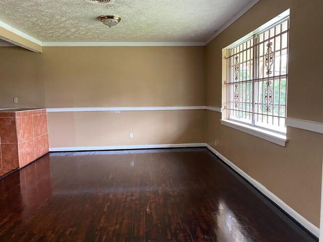 Building Photo - 4123 Goulburn Dr