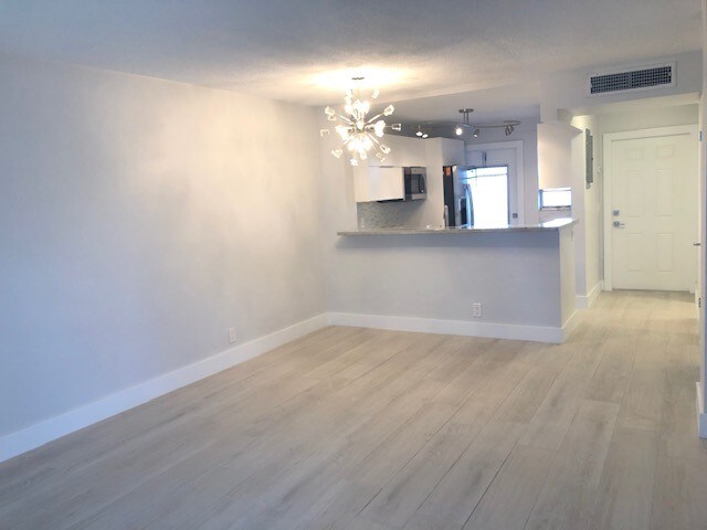 Primary Photo - 1333 E Hallandale Beach Blvd