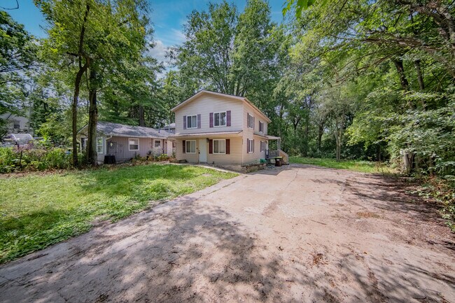 Building Photo - 2472 Hawks Ave