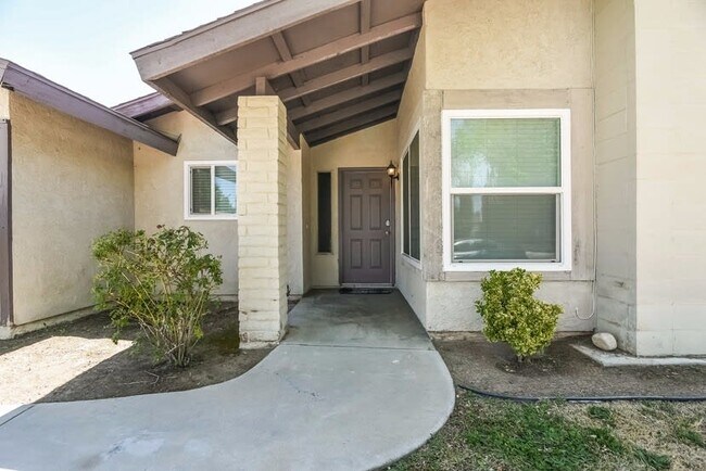 Foto del edificio - 44840 Hanstead Ave