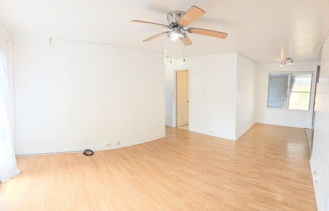 Foto del edificio - Lower Nuuanu 3 Bedroom 1.5 Bathroom Quiet cul-de-sac Single Family Home with 2 Parking Spaces