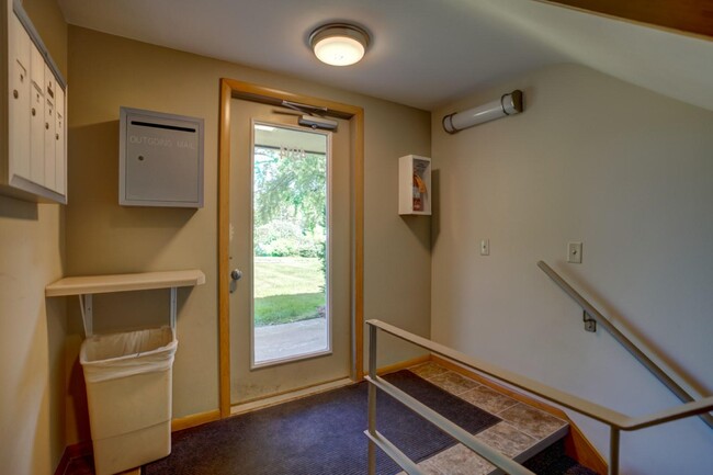 Building Photo - 4910 Ascot Ln