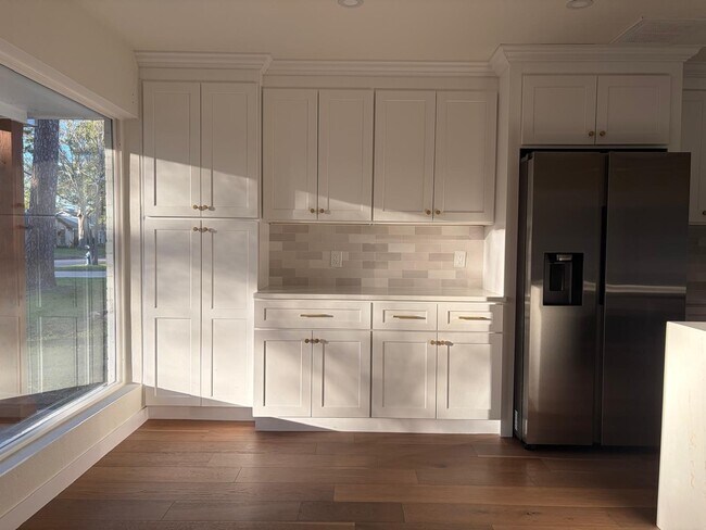 Foto del edificio - 2618 Pine Village Dr