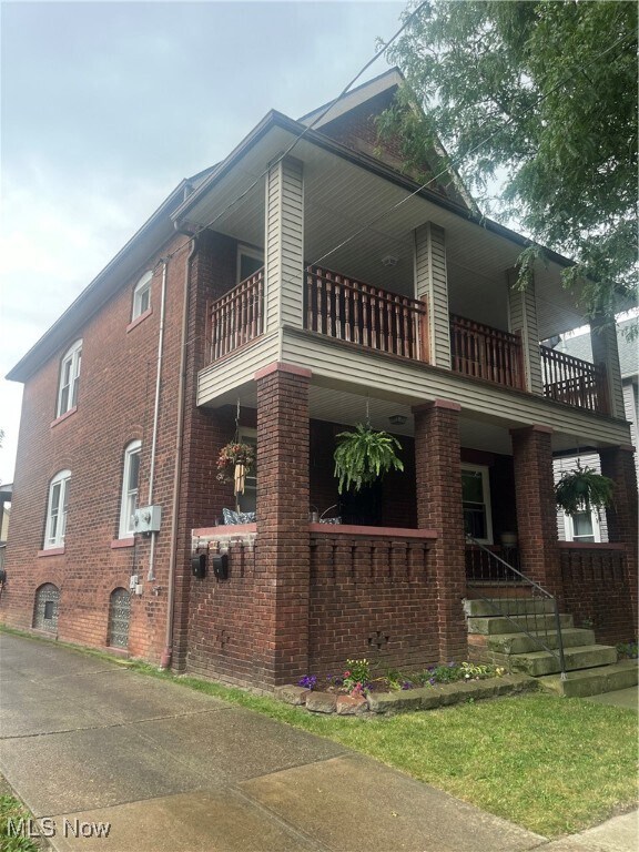 Building Photo - 2053 Halstead Ave