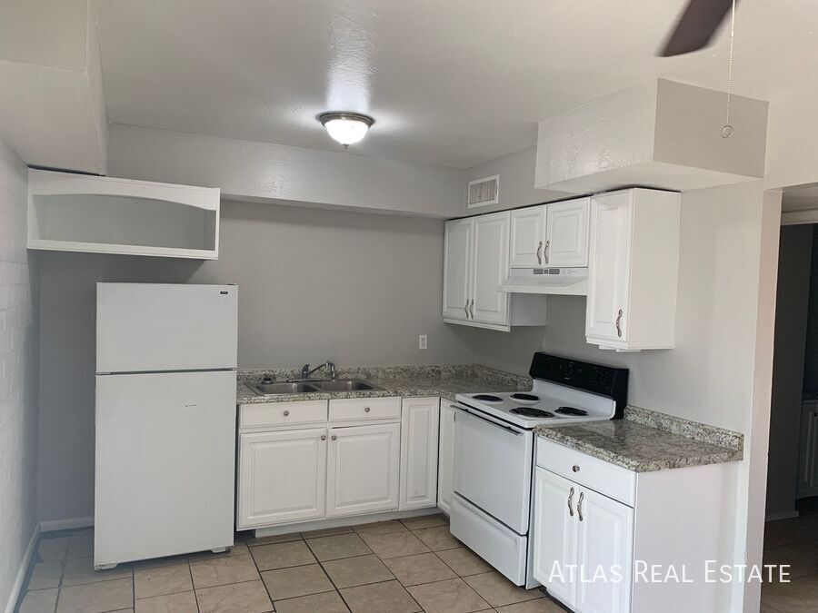 Foto principal - Wonderful 2 Bed / 1 Bath Now Available - L...