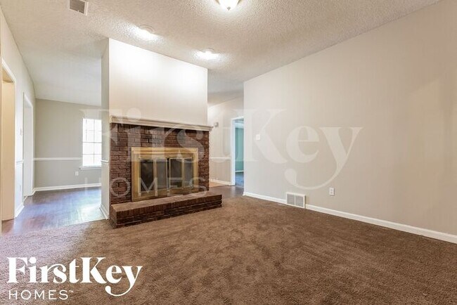 Foto del edificio - 6383 Treadway Trail