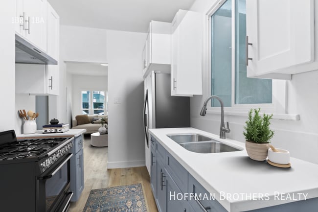 Building Photo - 201 Normandie Ave