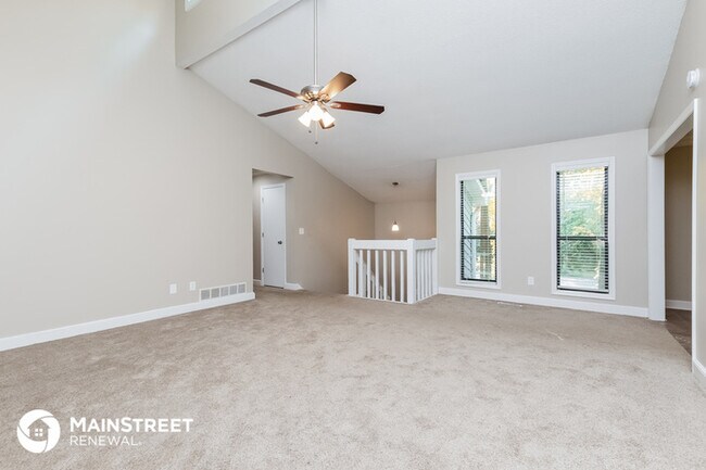 Building Photo - 4755 Kings Crossing Dr NE