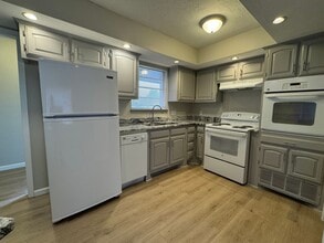 Building Photo - 1009 SE Alta Ln