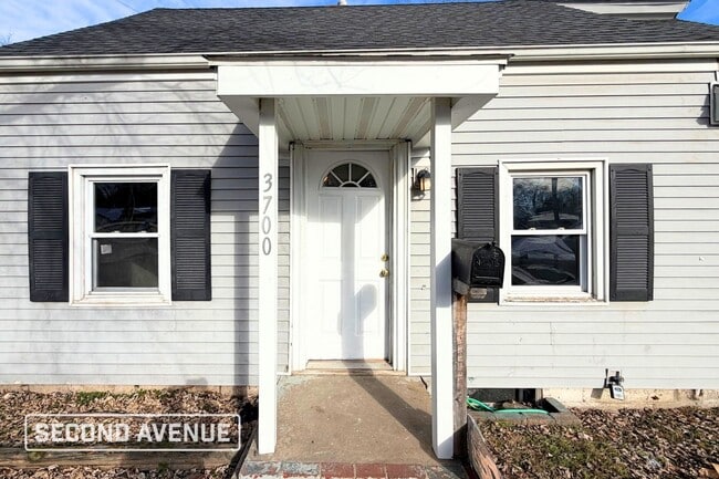 Building Photo - 3700 Coronado Dr